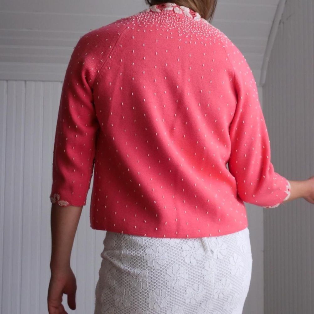 Gorgeous coral pink vintage 50s beaded cardigan - Picture 3 of 8